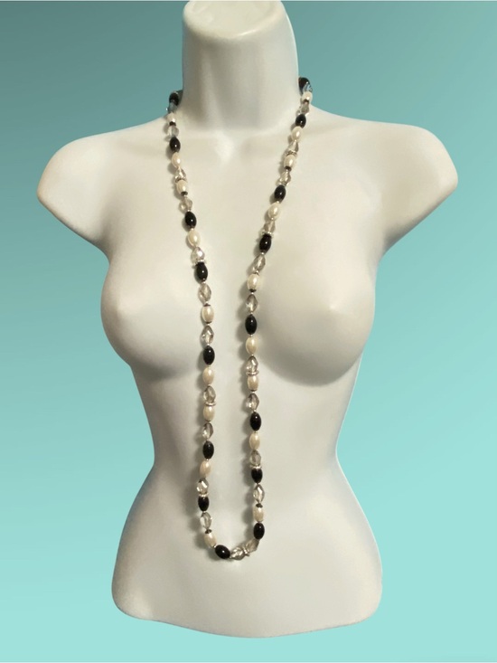 bill blass Jewelry - BILL BLASS Beaded Necklace Black & White Beads